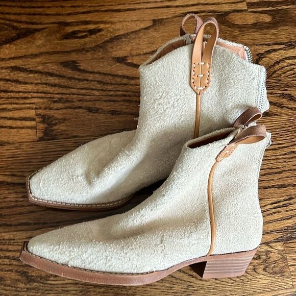 We the Free made in Portugal size 37 1/2 Wesley Ankle Boots Color: English Khaki - Picture 5 of 7